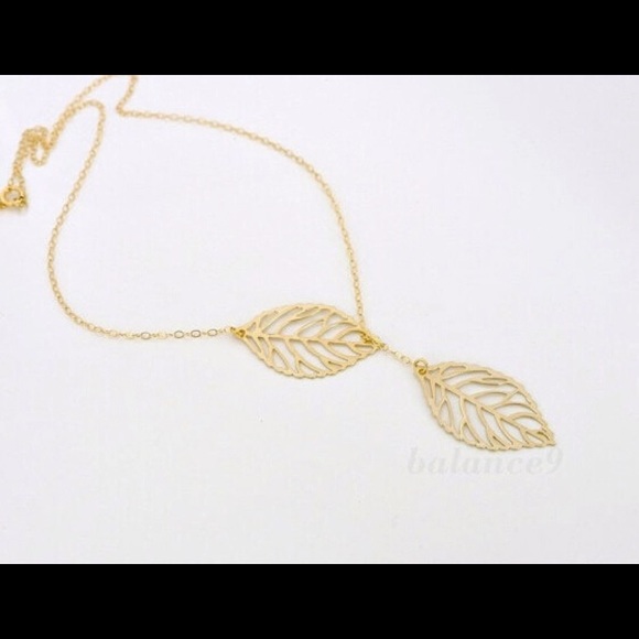 Women’s Necklace - Picture 3 of 3